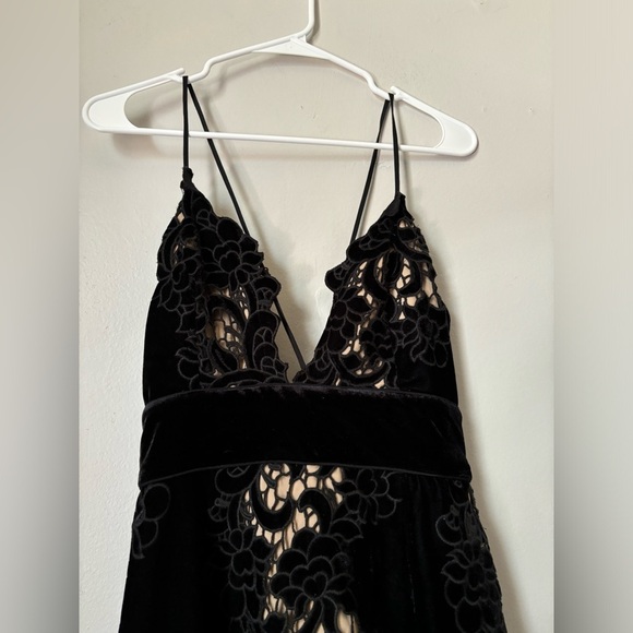 SAYLOR x Free People Velvet Dress size Large - Picture 4 of 5